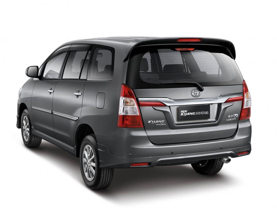  Toyota Kijang Innova 2013 года  (фото 3 из 4)
